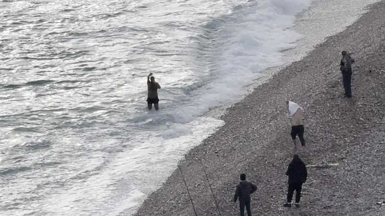 Antalya’da Yardım Çığlıkları Sahili Ayağa Kaldırdı 3